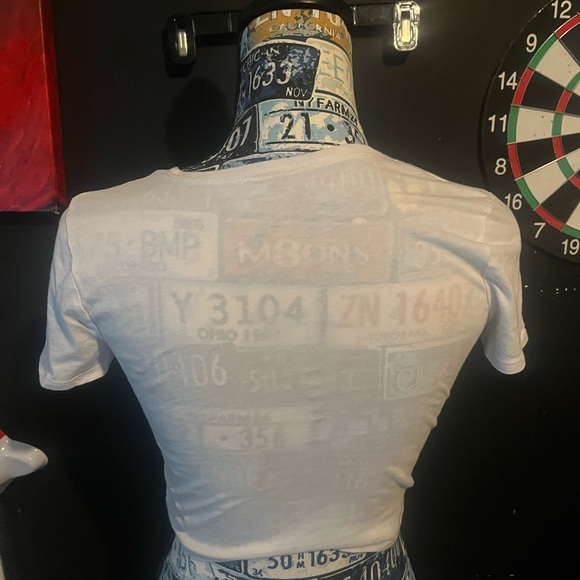 Anime Kissing Crop Top - Picture 4 of 6